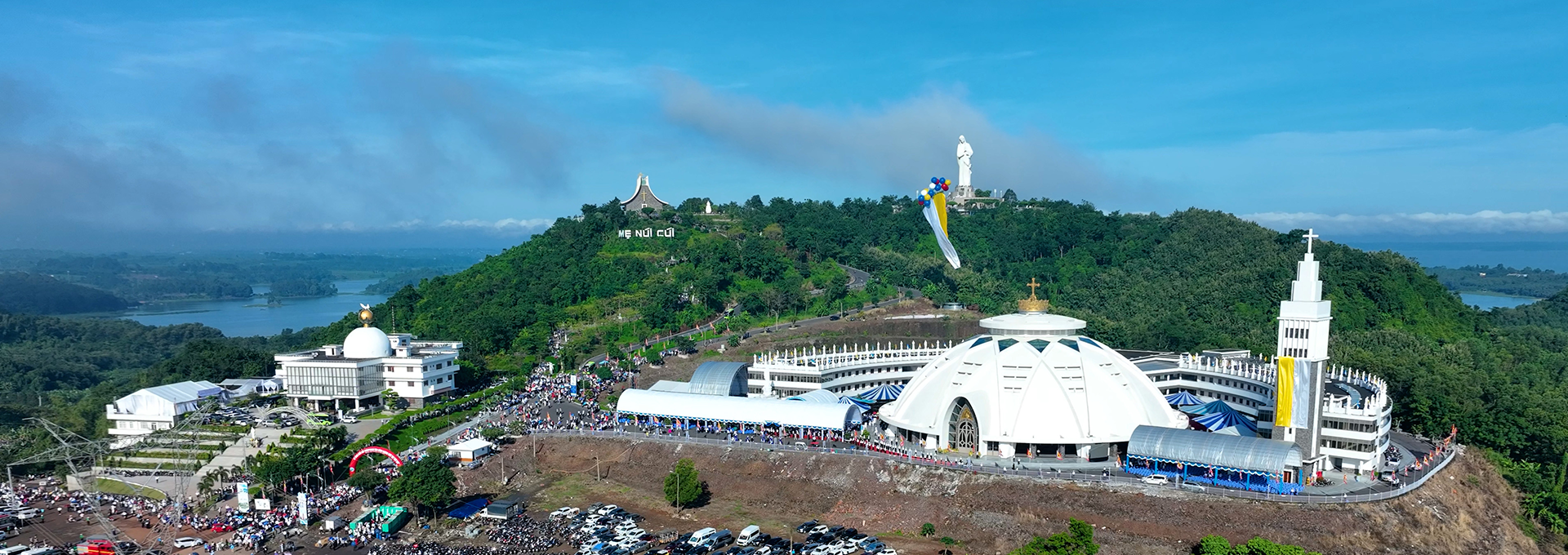 Thánh Lễ Tạ Ơn Và Cung Hiến Đền Thánh Trung Tâm Hành Hương Đức Mẹ Núi Cúi - Mừng Kỷ Niệm 61 Năm Thành Lập Giáo Phận Xuân Lộc